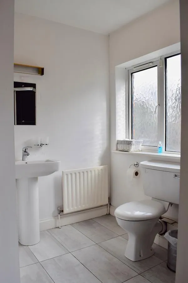 4 Bed Townhouse In Dublin Apartment